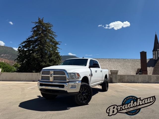2014 RAM 2500 SLT in Bright White Clearcoat — front three-quarter view